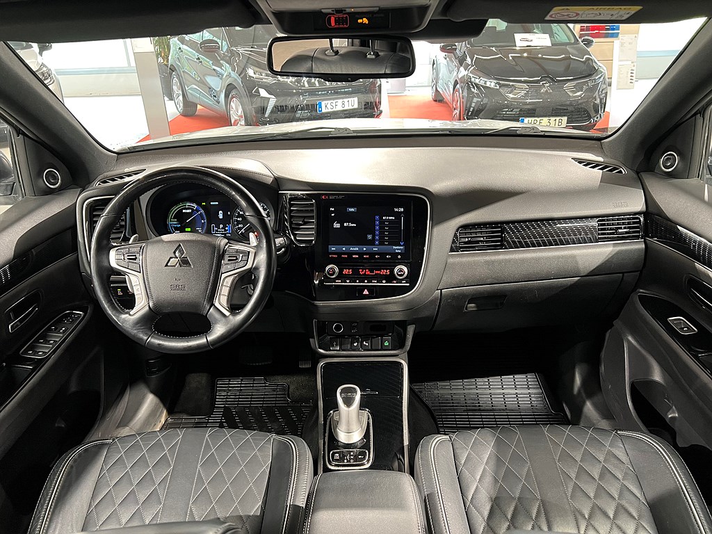 Bild på Business X PHEV CVT 224hk Aut AWD - B-KAMERA, SKINNKLÄDSEL