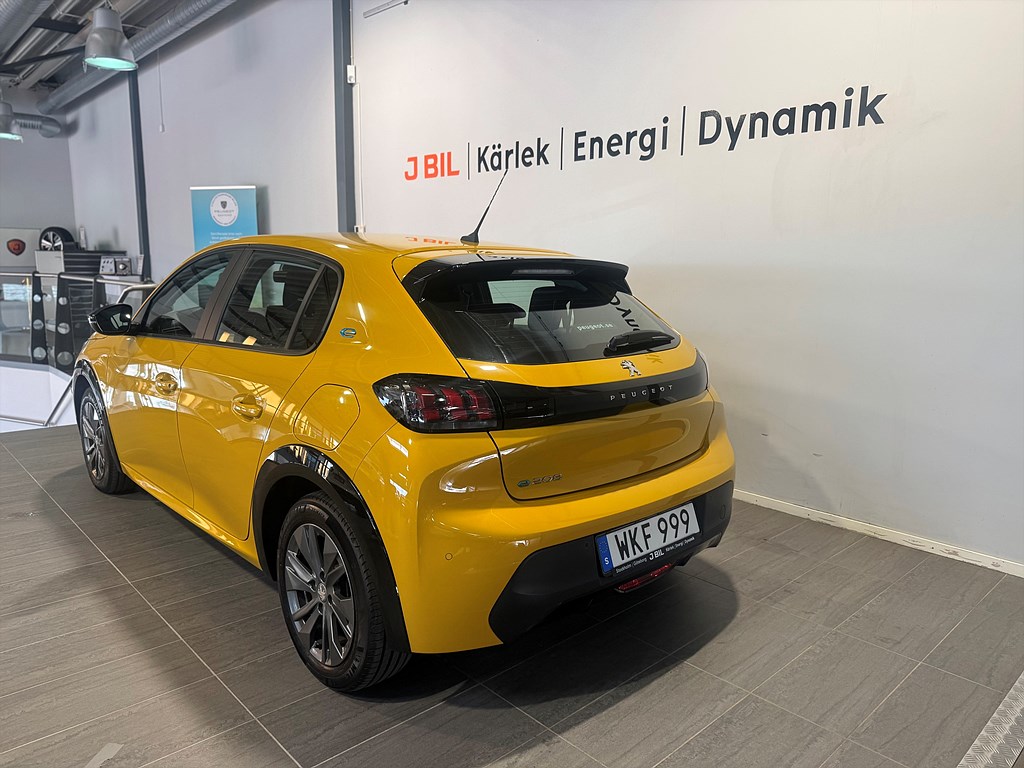 Bild på Active Pack 50kWh 136hk Aut - CARPLAY