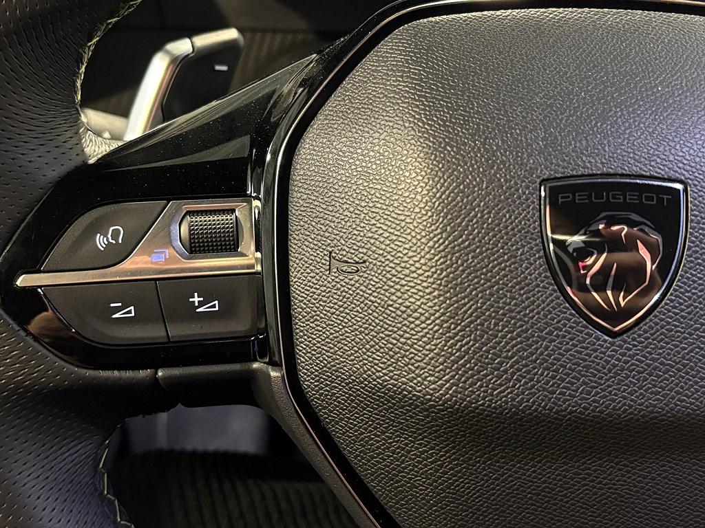 Bild på GT 1.2 PT 130hk Aut - B-KAMERA, CARPLAY