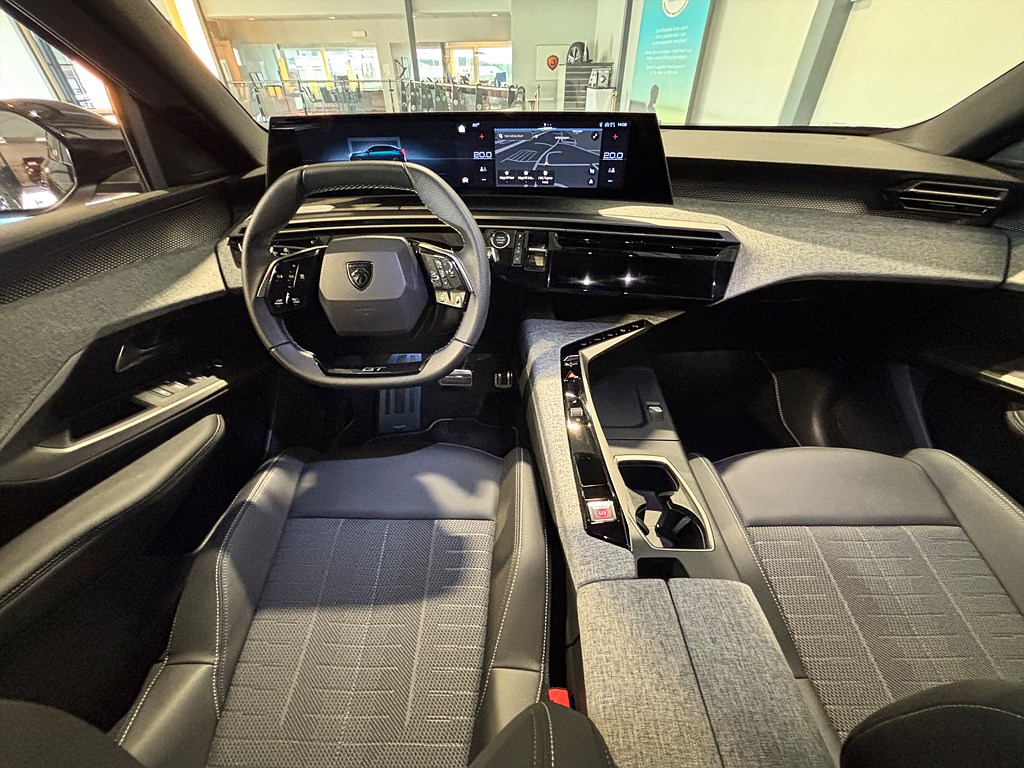 Bild på GT Hybrid 145hk Aut - B-KAMERA,CARPLAY,NAV