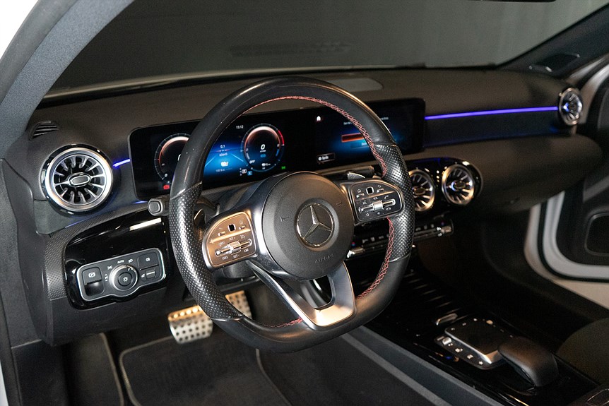 Mercedes-Benz A 250 e AMG 218hk