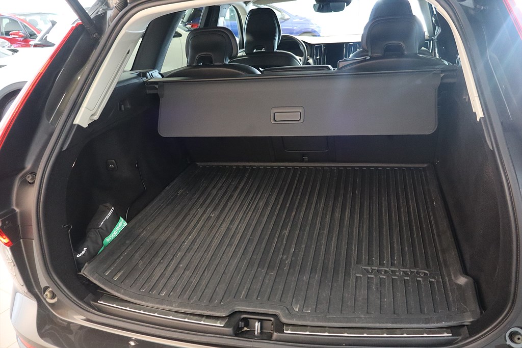 Bild på Momentum B4 197hk Aut AWD - B-KAMERA,CARPLAY