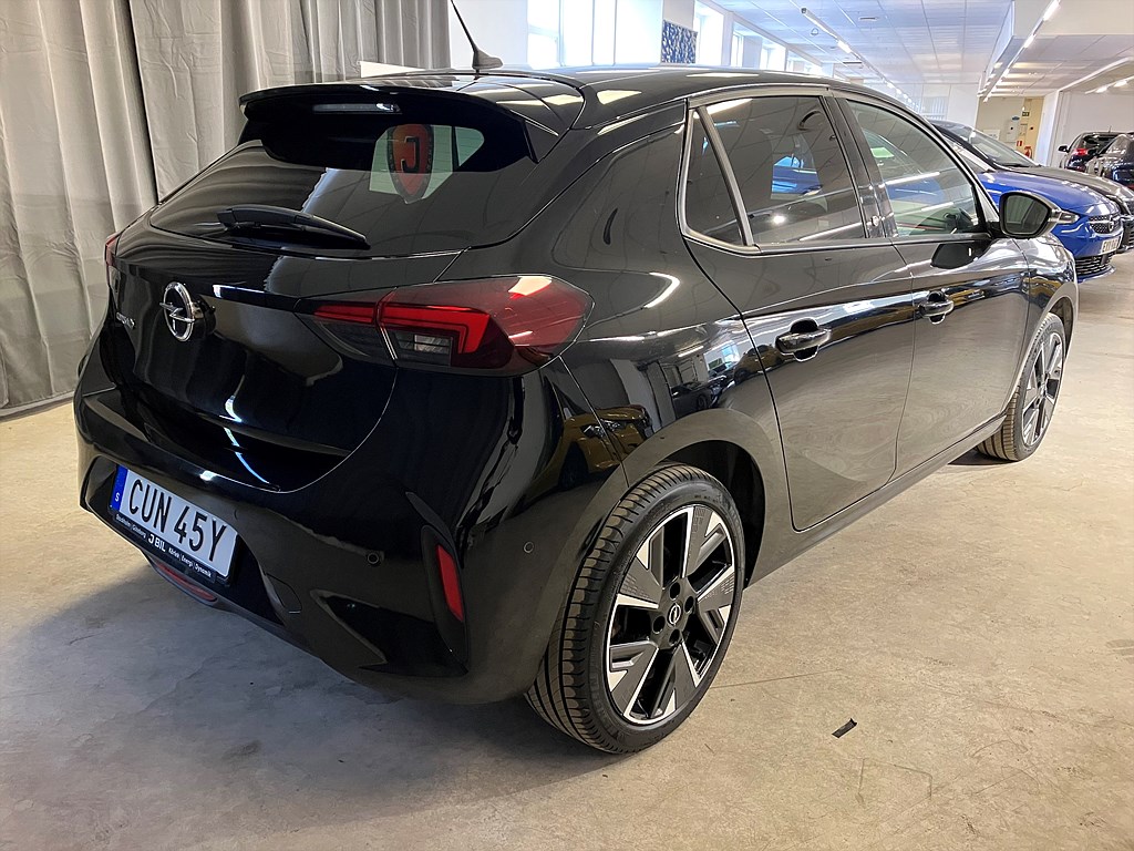 Bild på GSI 50kWh 136hk Aut - B-KAMERA, CARPLAY, NAV