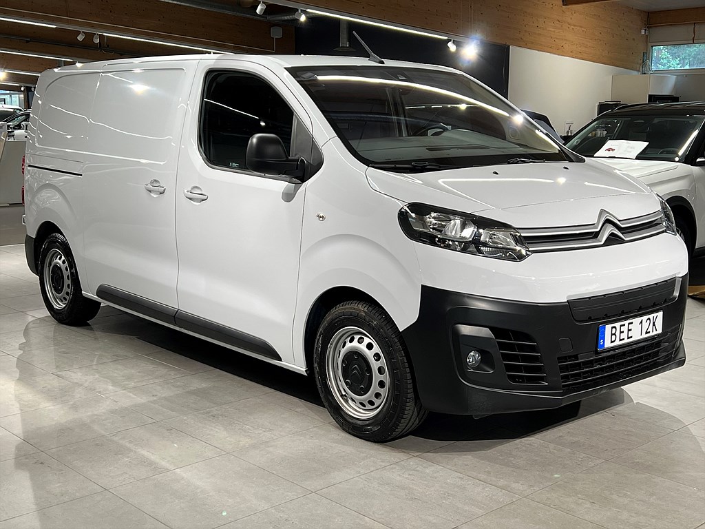 Bild på Business Premium 75kWh 136hk Aut L2 - KEYLESS,NAV,DRAG