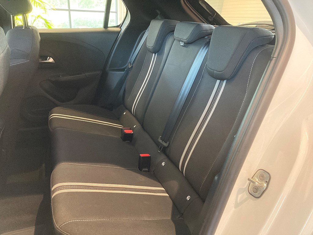 Bild på GS 1.2 EAT 130h Aut - B-KAMERA,CARPLAY