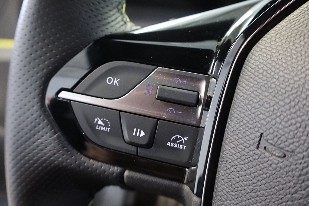 Bild på GT 1.2 PT 130hk Aut - B-KAMERA, NAVI, CARPLAY, 1 ÄGARE