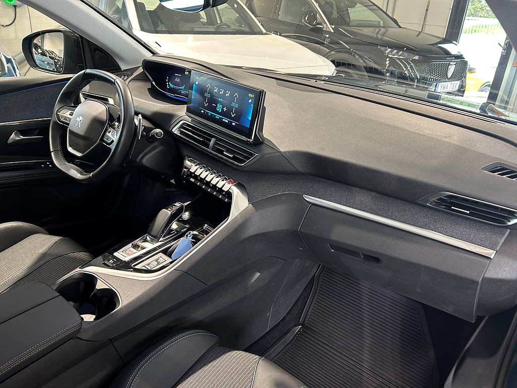 Bild på Allure Pack Hybrid4 300hk Aut AWD - B-KAMERA, CARPLAY