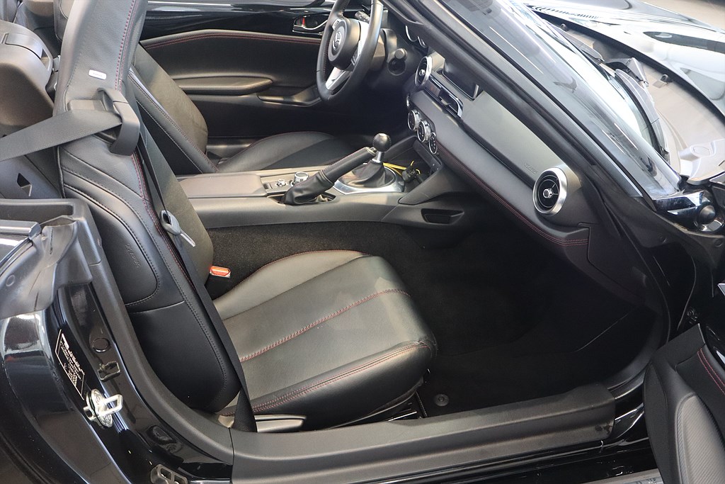 Bild på SKYACTIVE 2.0 160hk - SOFT TOP, NAVI