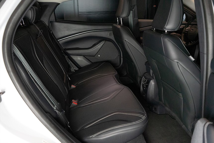 Ford Mustang Mach-E Long Range 294hk