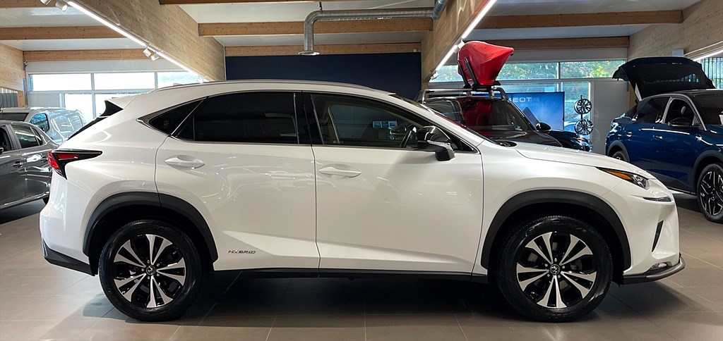 Bild på 300h AWD E-CVT Kyushi Edition 197hk Aut - NAV , BACKKAMERA
