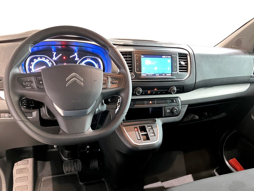 Bild på Feel 75kWh 136hk L3 - 9-SITS, B-KAMERA