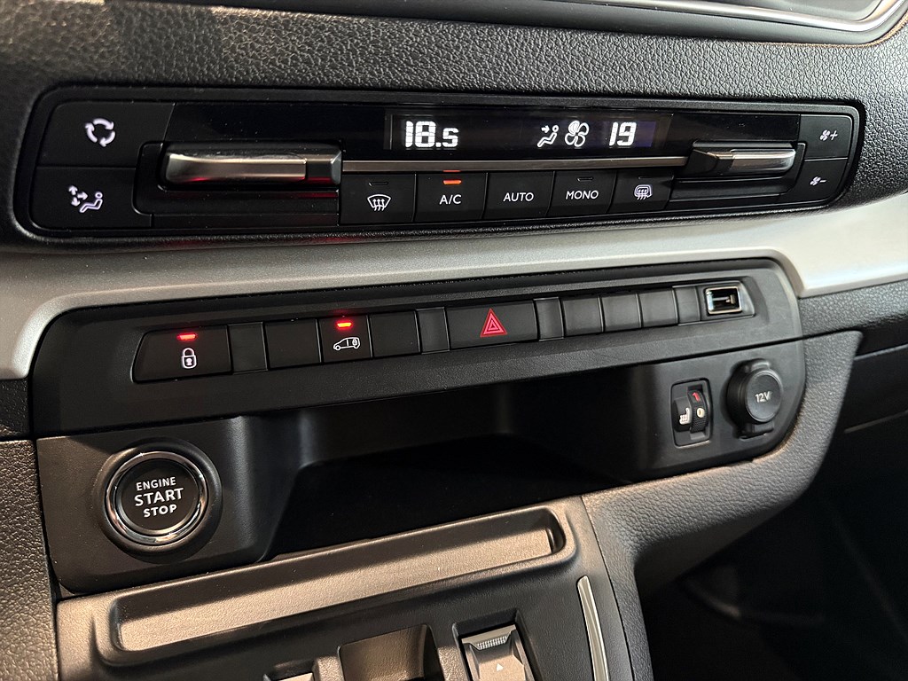 Bild på Premium 75kWh 136hk Aut L3 - DRAG, M-VÄRMARE, B-KAMERA