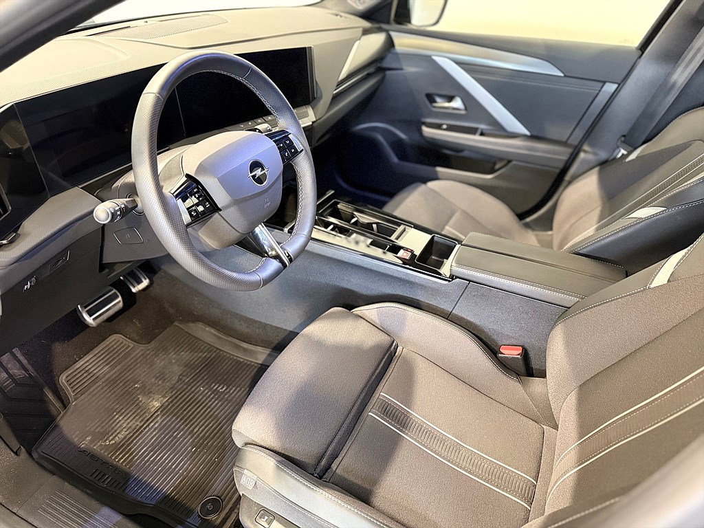 Bild på ST GS 1.2 PT 130hk Aut - B-KAMERA, CARPLAY, RATTVÄRME