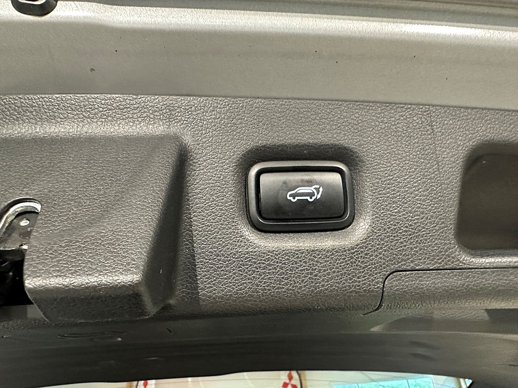 Bild på Advanced 1.6 PHEV 265hk Aut AWD - 360-KAMERA,PANO,M-VÄRMARE