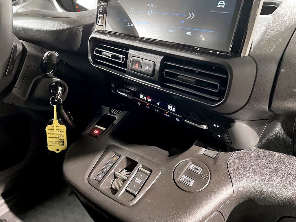 Bild på Crew Cab 1,5 BlueHDi 130hk Aut - EDITION! SERVICE & VINTERHJUL INGÅR!