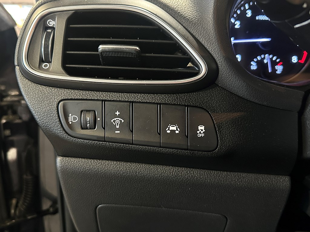 Bild på Kombi Life 1.0 T-GDI 120hk - RATTVÄRME, FARTHÅLLARE