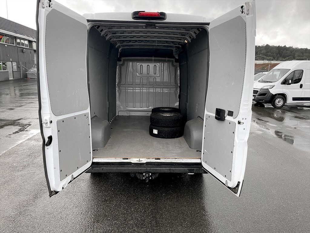Bild på PRO+ 335 2.2 BHDi 145hk L3H2 - DRAG, B-KAMERA