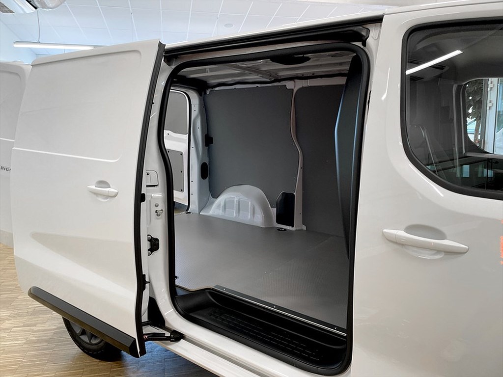 Bild på Business 145hk Aut L2 - EDITION! SERVICE & VINTERHJUL INGÅR!