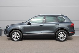 Volkswagen Touareg 3.0 V6 TDI Drag Läder Värmare / 1 brukare