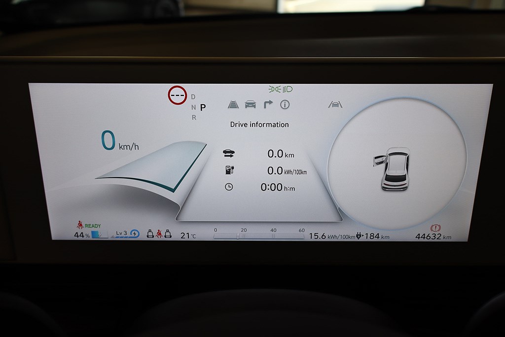 Bild på Essential 72.6kWh 218hk Aut - B-KAMERA, ELSTOL, NAV