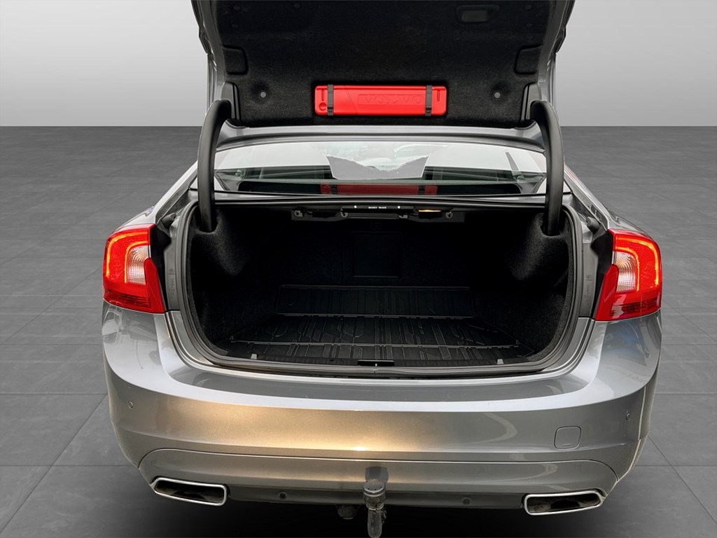 Bild på Momentum 190hk Aut - DRAG, BACKSENSORER