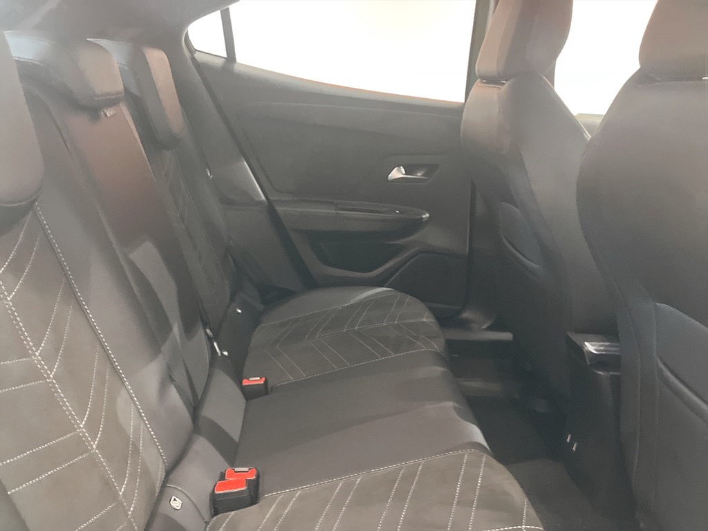 Bild på GS-Line 1.2 Turbo 130hk Aut - B-KAMERA,CARPLAY,RATTVÄRME