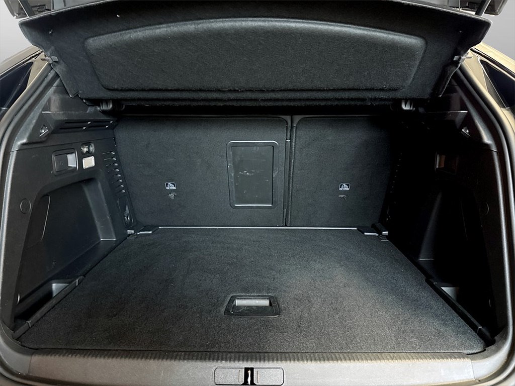 Bild på GT 1.2 PT 130hk Aut - B-KAMERA,NAVI,CARPLAY