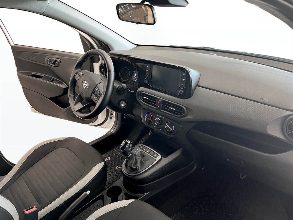 Bild på Essential 1.0 MPi 67hk Aut - CARPLAY