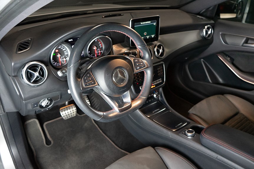 Mercedes-Benz GLA 200 AMG 156hk