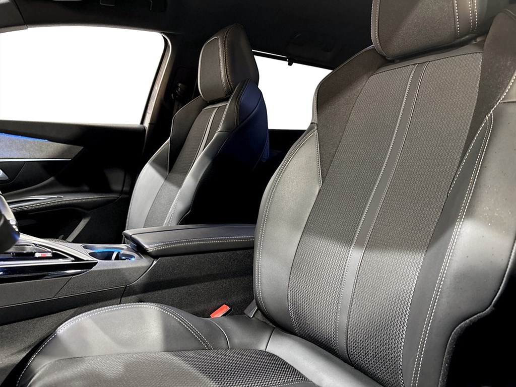 Bild på GT 1.2 PT 130hk Aut - B-KAMERA, CARPLAY