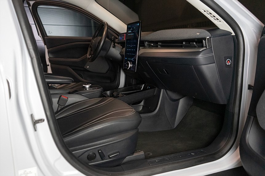 Ford Mustang Mach-E Long Range 294hk