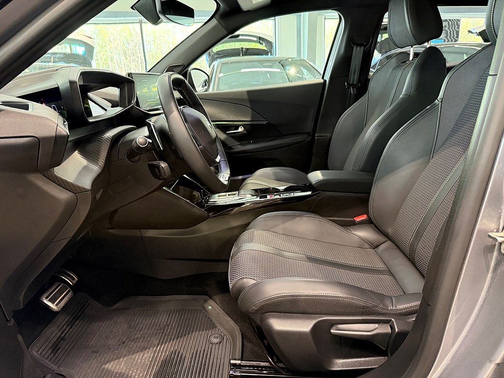 Bild på GT 1.2 PT 130hk Aut - B-KAMERA, NAV, CARPLAY