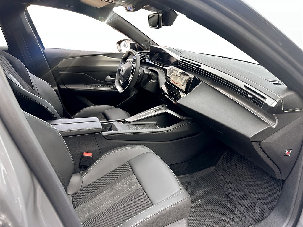 Bild på GT Hybrid 1.2 PT 136hk Aut - 360-KAMERA,CARPLAY,NAV