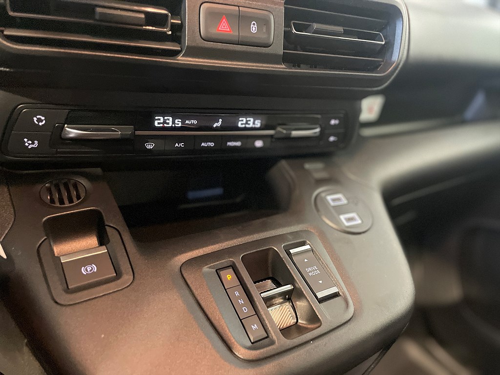 Bild på Crew Cab 1,5 BlueHDi 130hk Aut - OMGÅENDE LEVERANS!