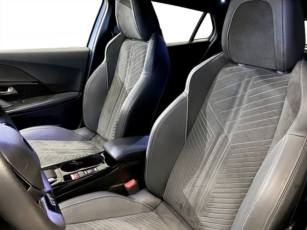 Bild på GT 1.2 PT 130hk Aut - 360-KAMERA, CARPLAY, NAVI