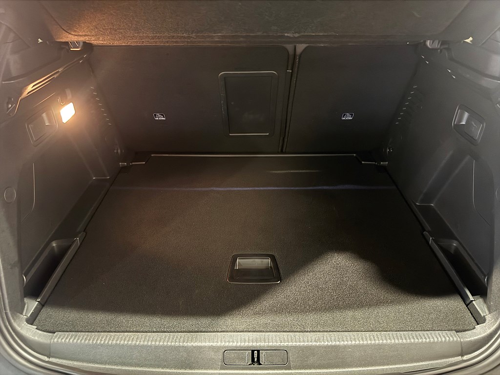 Bild på GT BLACK PACK 1.2 PT 130hk Aut - PEUGEOT APPROVED