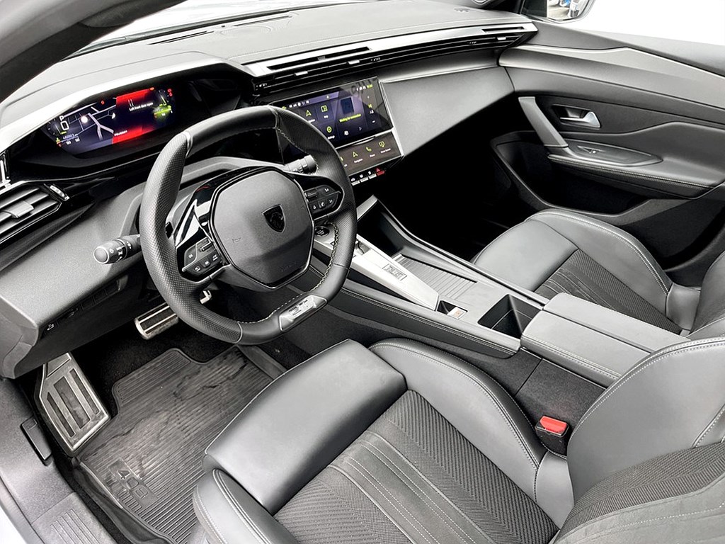 Bild på GT 1.2 PT 130hk Aut - B-KAMERA, CARPLAY