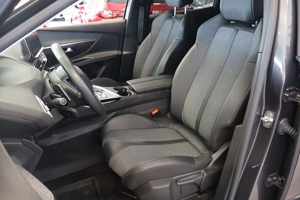 Bild på Allure Pack 1.2 PT 130hk Aut - B-KAMERA, CARPLAY