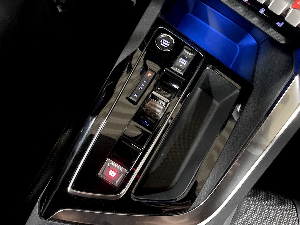 Bild på GT 1.2 PT 130hk Aut - B-KAMERA, CARPLAY