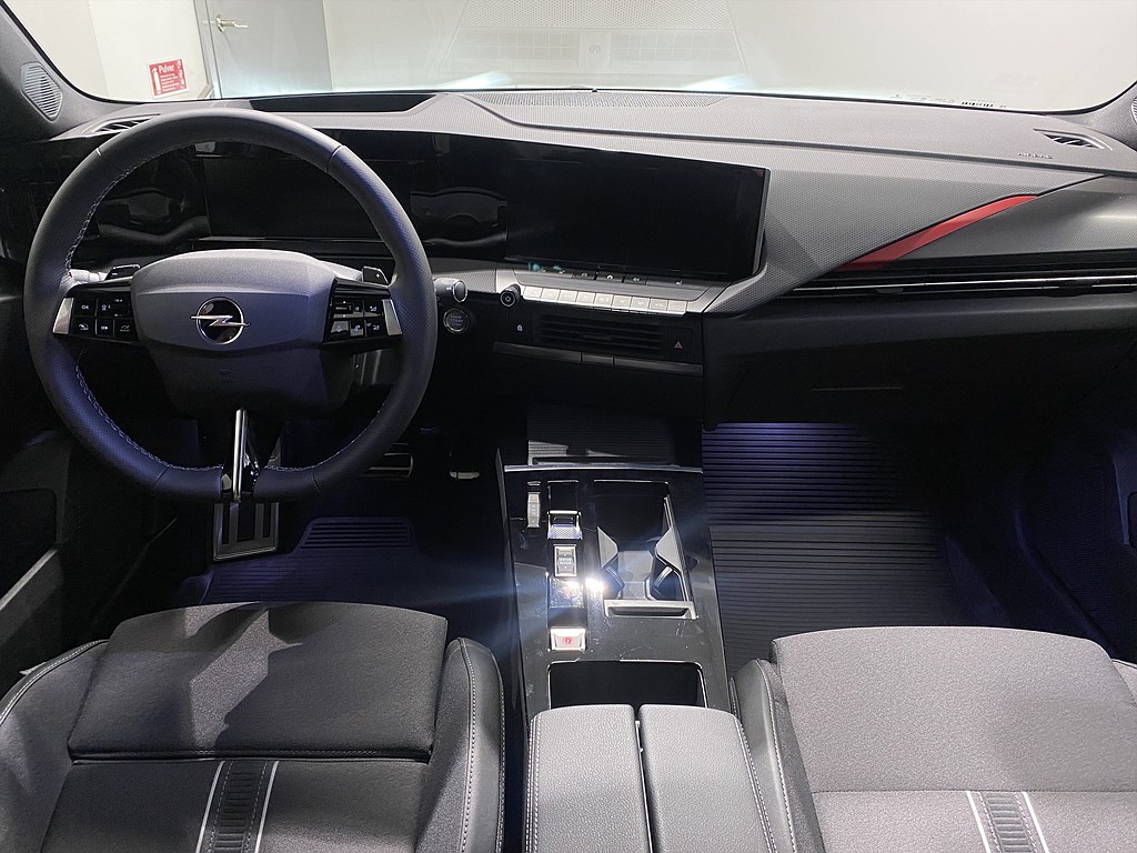 Bild på GS Line Plus+ PHEV 180hk Aut - DEMO
