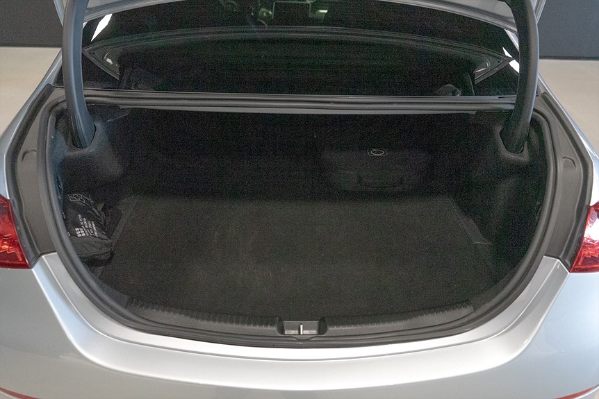 Mercedes-Benz C 300 e Sedan AMG Premium Night 313hk
