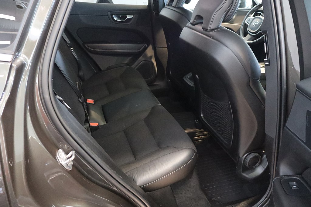 Bild på Momentum B4 197hk Aut AWD - B-KAMERA,CARPLAY