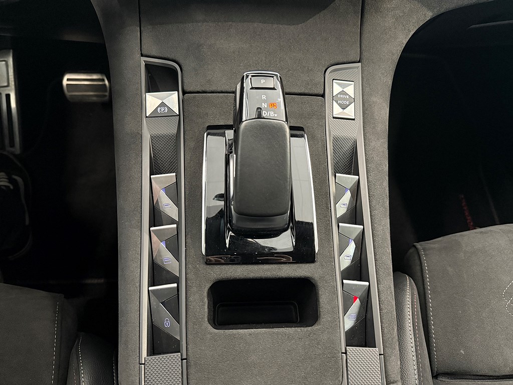Bild på E-Tense Performance Business 300hk Aut 4x4 - BKAMERA,CARPLAY