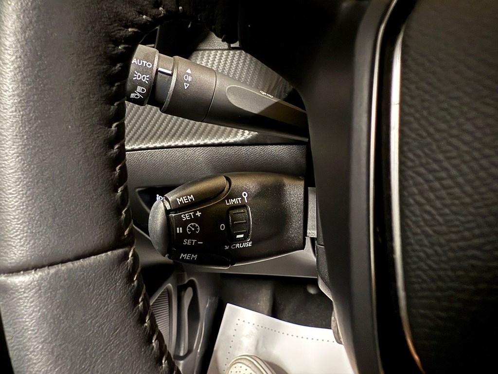 Bild på Allure Pack 136hk Aut - B-KAMERA, CARPLAY