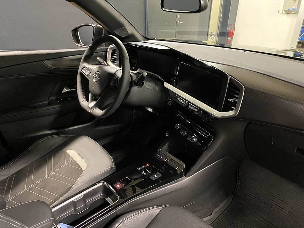 Bild på Ultimate 1.2 PT 130hk Aut - RATTVÄRME, CARPLAY