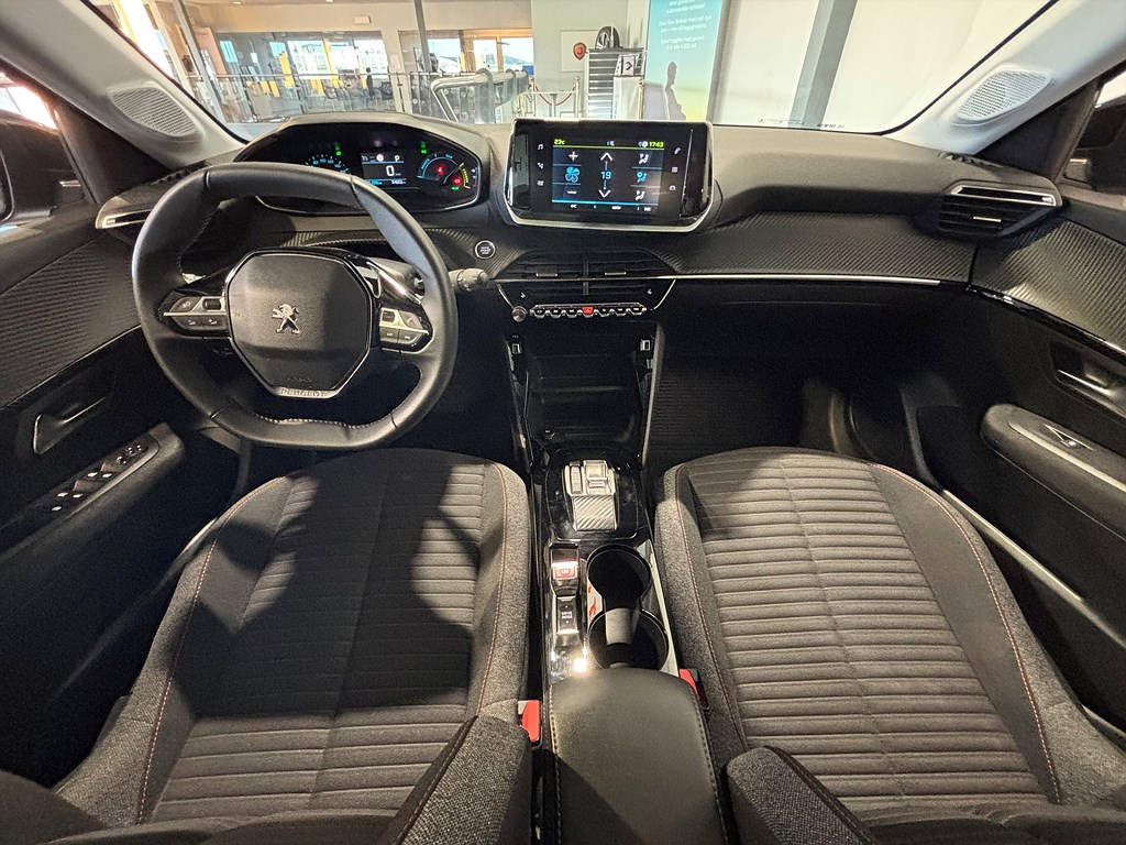 Bild på Active Pack 50kWh 136hk Aut - CARPLAY, BACKSENSORER