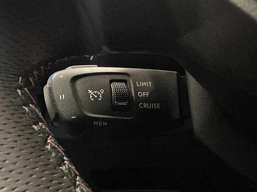 Bild på GT 1.2 PT 130hk Aut - B-KAMERA,CARPLAY,NAVI