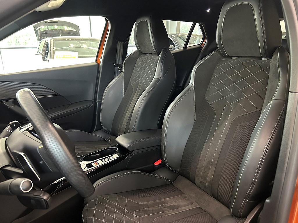 Bild på GT 1.2 PT 155hk Aut - B-KAMERA,CARPLAY