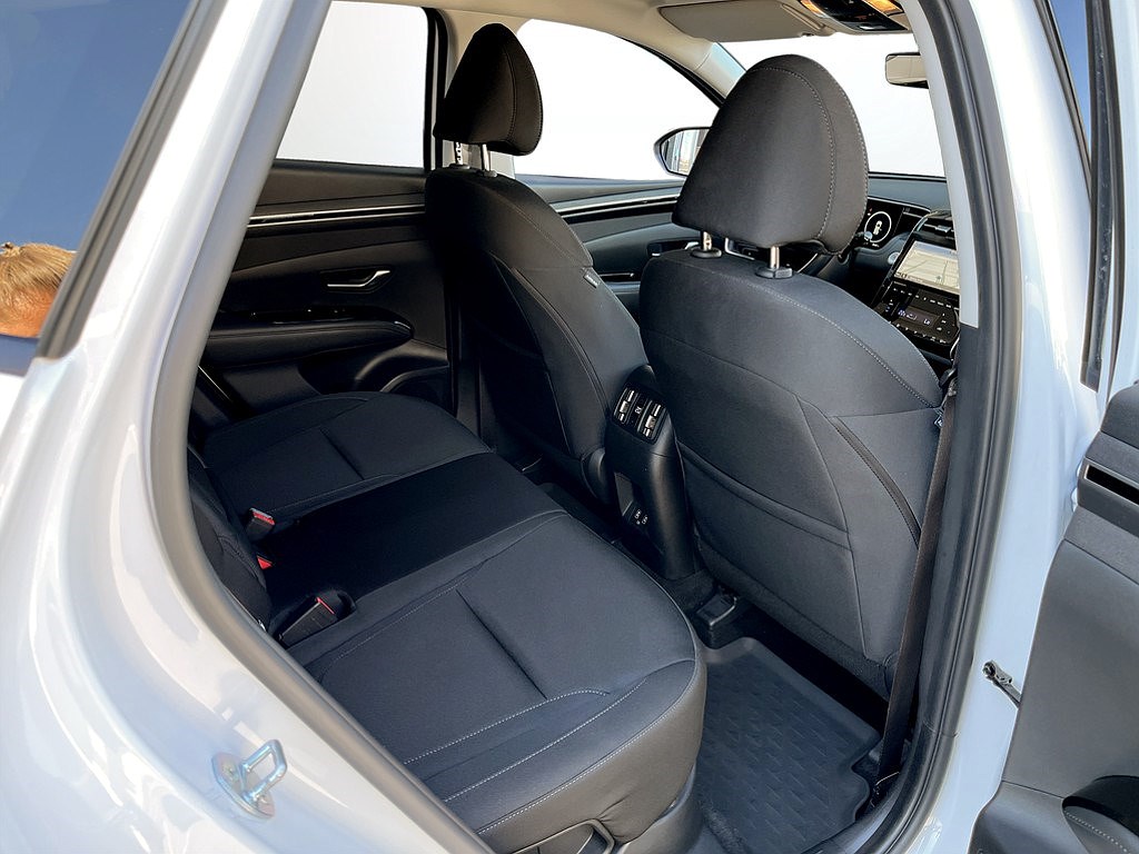 Bild på Essential HEV 230hk Aut - B-KAMERA, CARPLAY