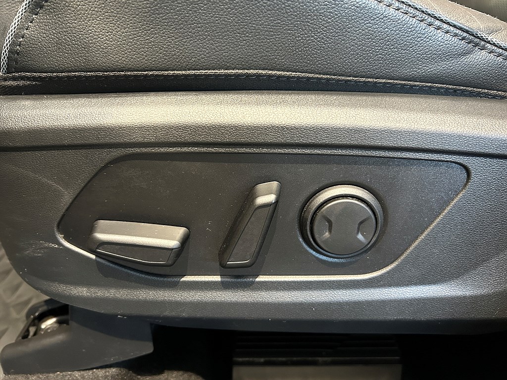 Bild på Advanced Hybrid 230hk Aut - B-KAMERA, CARPLAY, EN ÄGARE